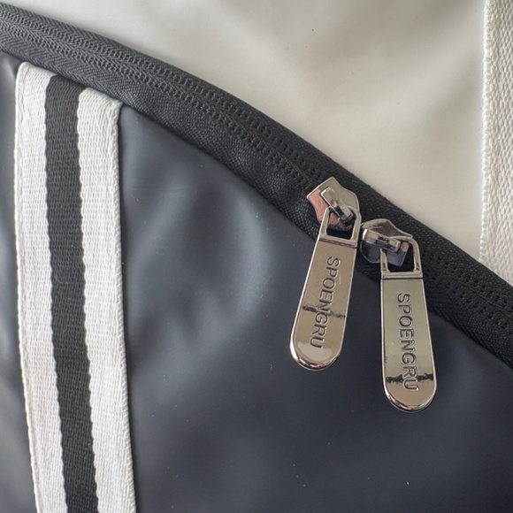 Spoengru Black and White Large Pickleball Tote with Shoe Compartment - Picture 5 of 11